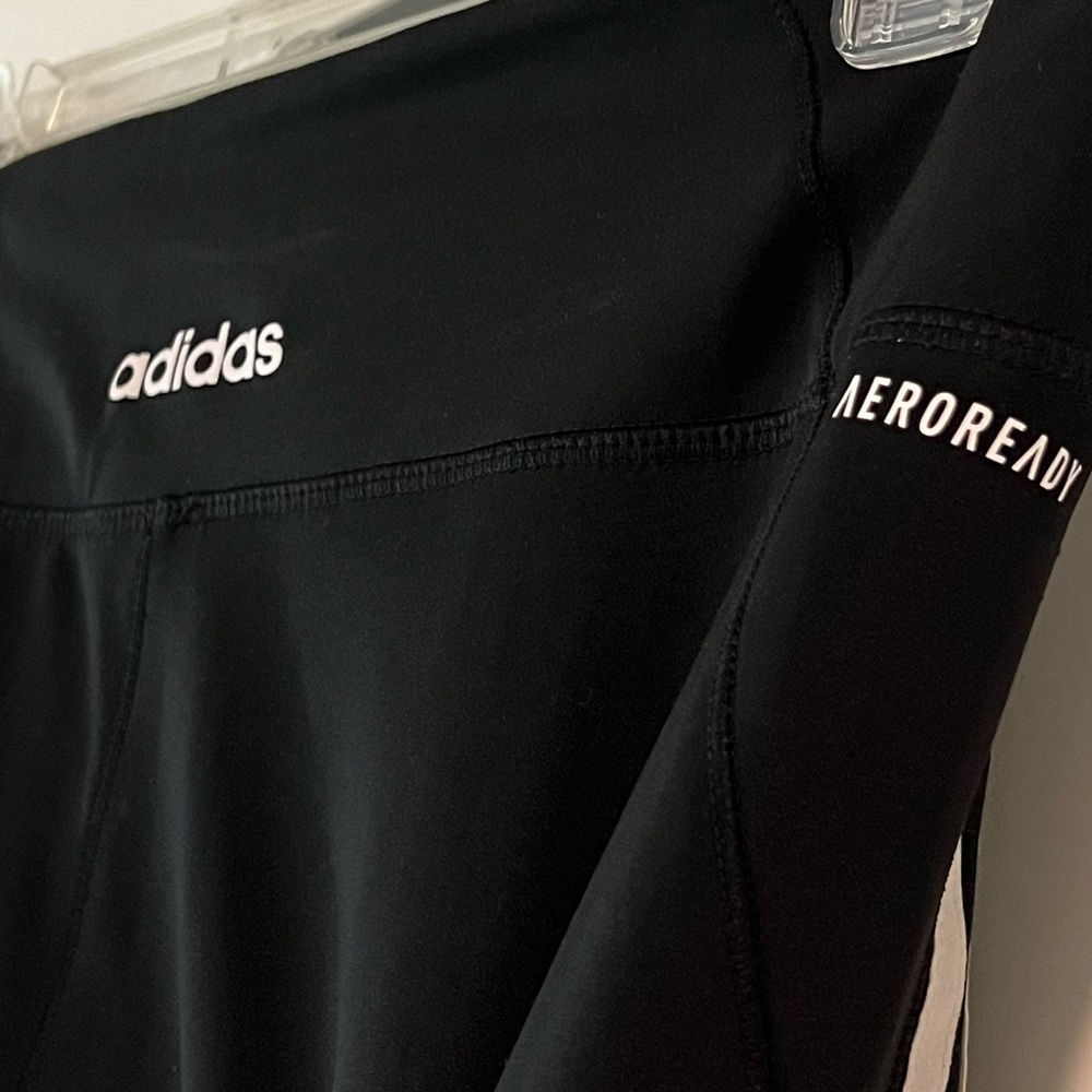 Adidas - Aeroready leggings🤍🖤